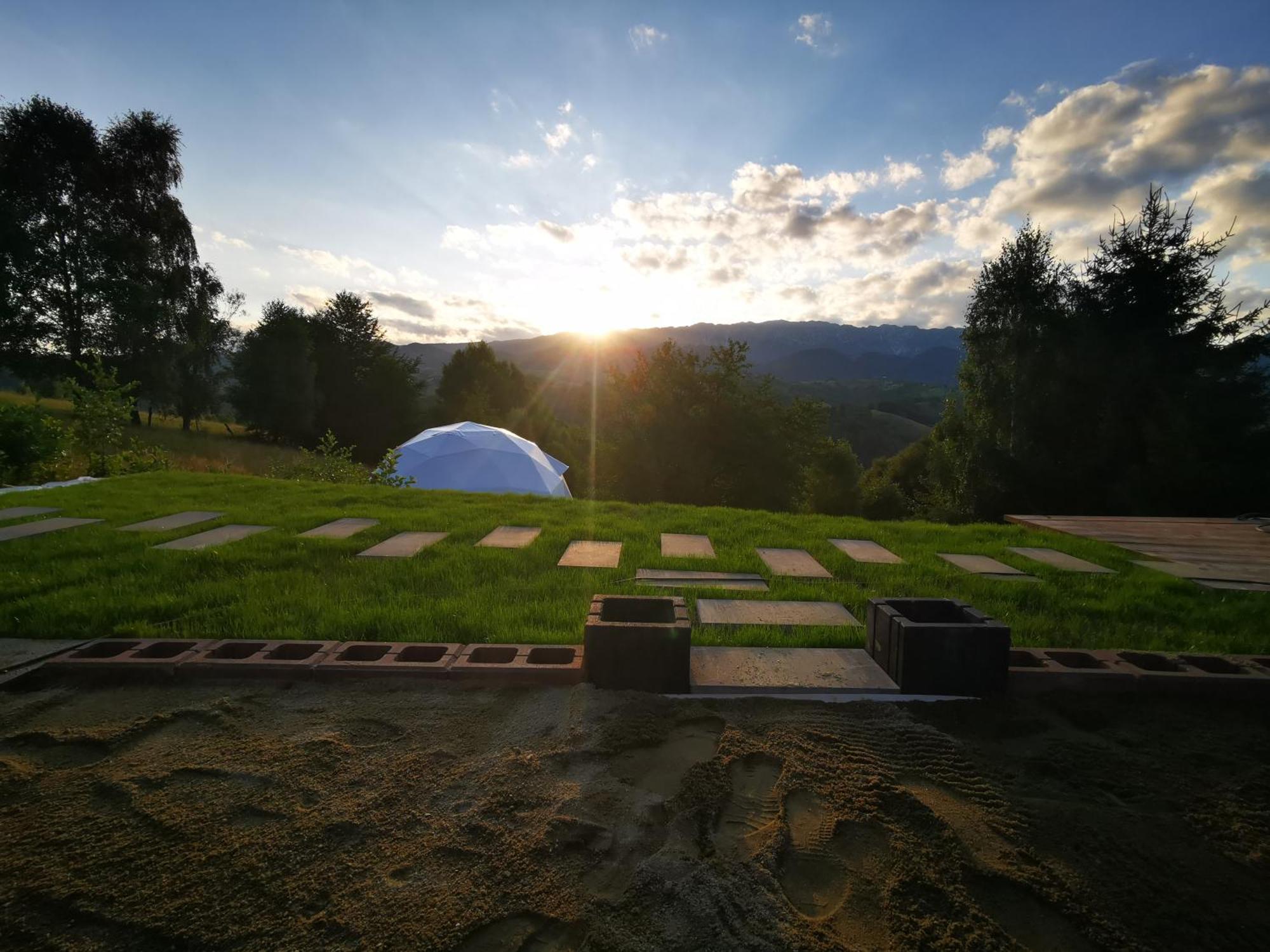 Glamping Zazen Hotel Drumu Carului Exterior foto